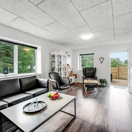 Ditleif - 8km To The Fjord By Interhome * 灵克宾